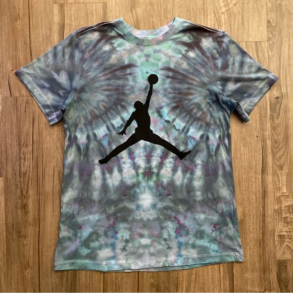 🔮NEW🔮 CUSTOM AIR JORDAN TIE DYE MEN’S TEE - Picture 2 of 8